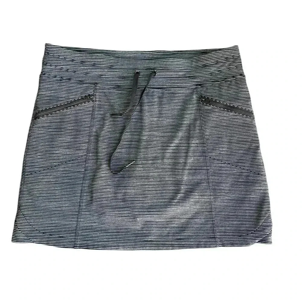 Athleta MODERN METRO SKORT Black & White Stripe Size Small